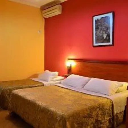 Nobel 酒店 地拉那