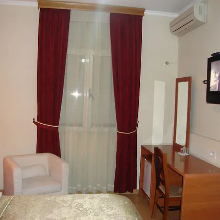 Nobel 3* Tirana