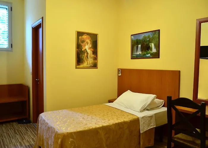 Nobel 3* Тирана